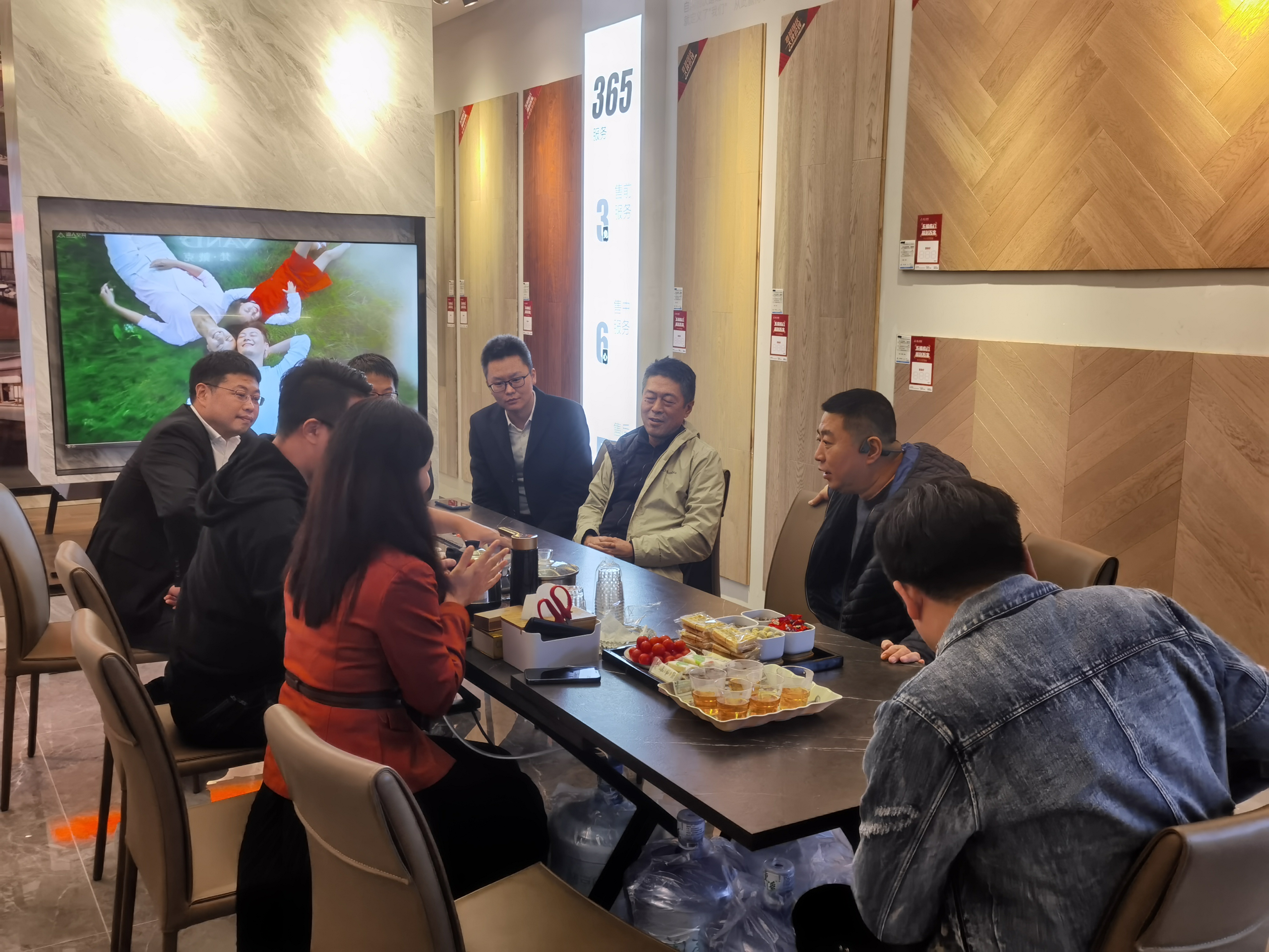 中國林業(yè)集團副總經(jīng)理朱成慶蒞臨中林福人調(diào)研考察(圖2) 中國林業(yè)集團副總經(jīng)理朱成慶蒞臨中林福人調(diào)研考察(圖2)